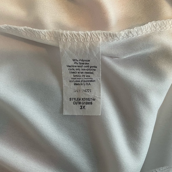 Sleeveless Dress w/ Black & Red Flowered Pattern - Picture 4 of 4